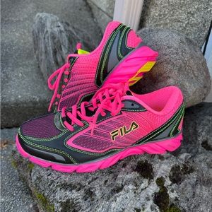 FILA womens Hot Pink & Black Athletic shoes size 9🩷